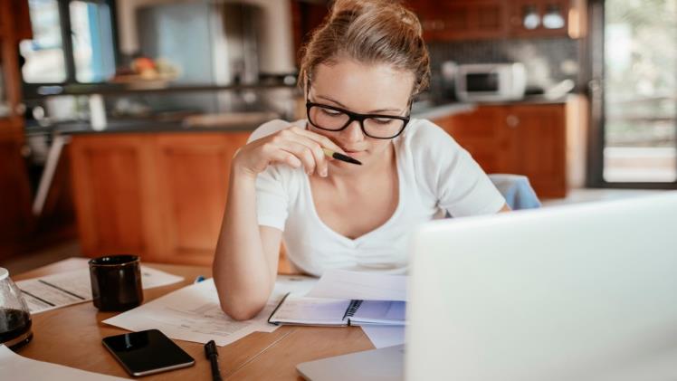 5 Key Factors to Consider When Comparing Electric Companies